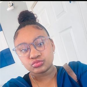 Meet your Posher, Astrid